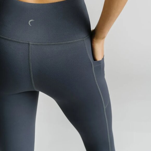 Zyia Wet Ash Pocket Light n Tight Capri 20" RC - Picture 4 of 4